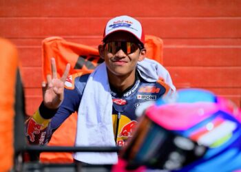 Veda Ega Pratama Cetak Sejarah! Sapu Bersih Kemenangan di Red Bull Rookies Cup Italia 2025