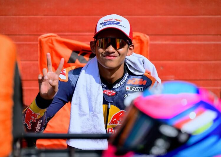 Veda Ega Pratama Cetak Sejarah! Sapu Bersih Kemenangan di Red Bull Rookies Cup Italia 2025