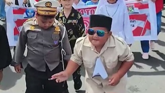 Anak SD di Minahasa Viral Tiru Gaya Presiden, Dapat Hadiah dari Istana
